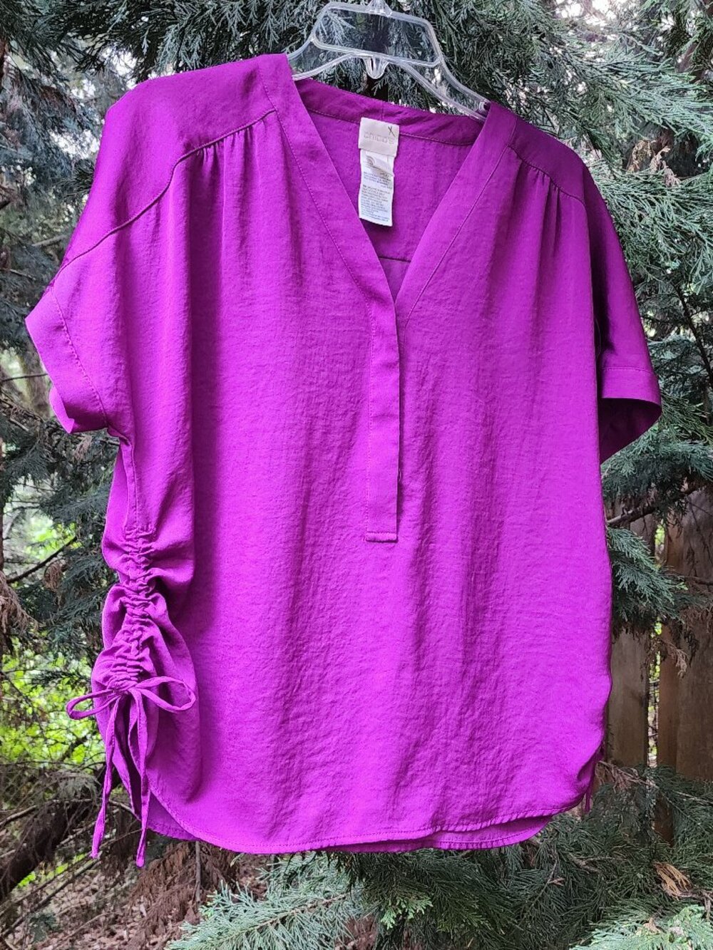 EUC Women's Chico's 1P (Med 8/10) Magenta short sleeve Vneck pullover blouse